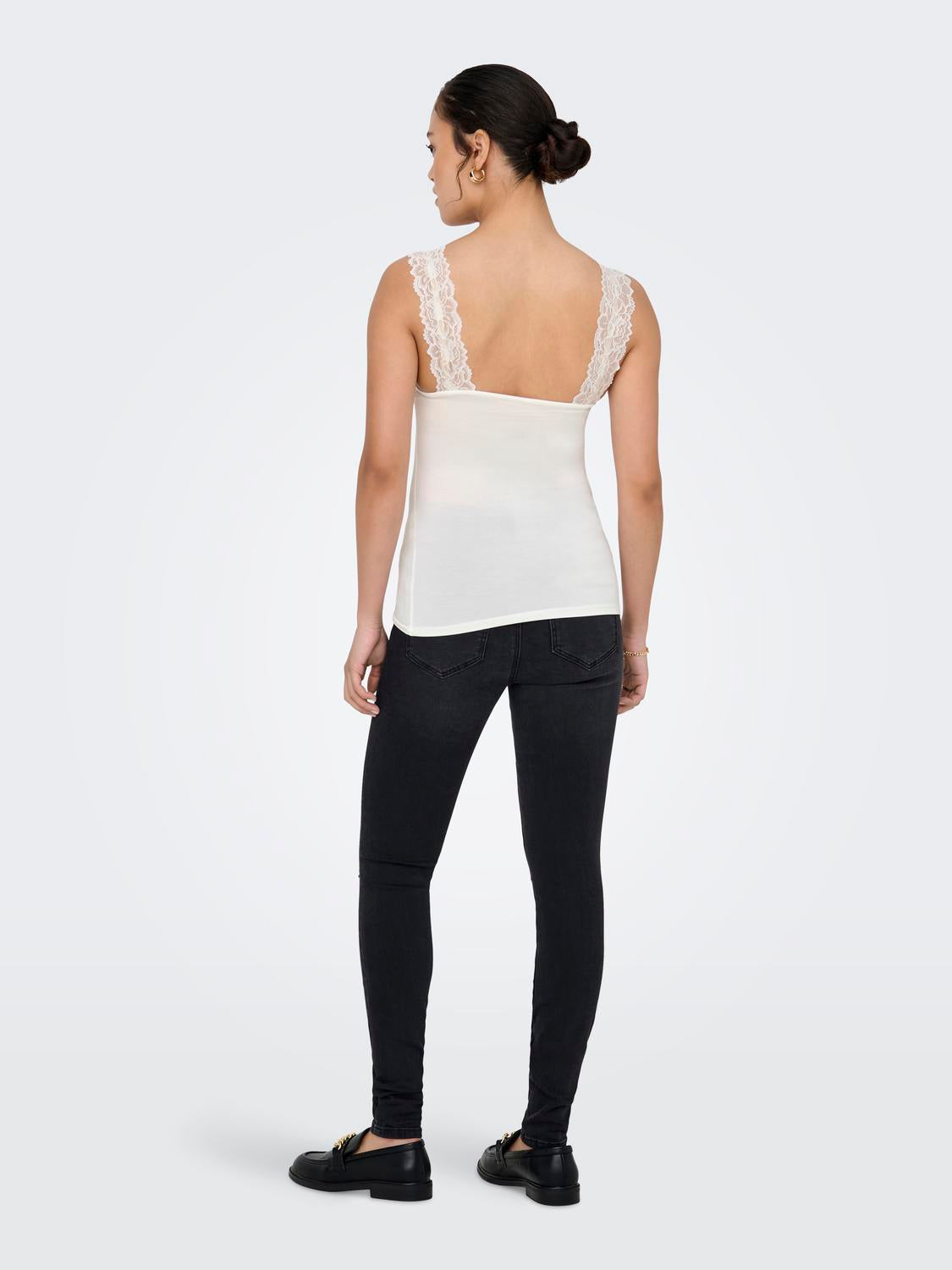 model_shot-back